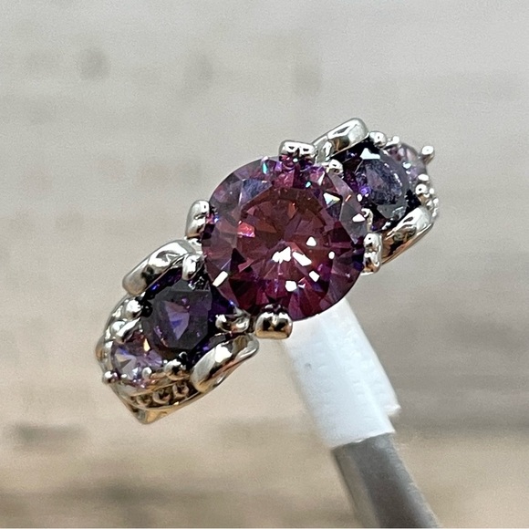 Beautiful Statement 5 Stone Round Cut Purple Amethyst CZ Silver Plated Ring - Picture 1 of 6